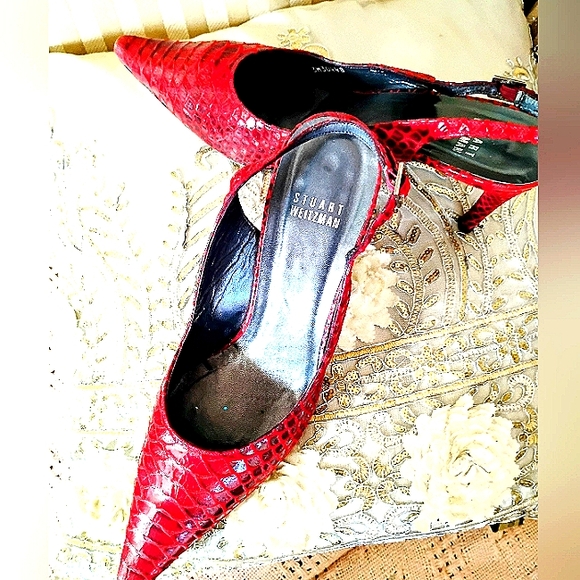 STUART WEITZMAN 8.5 M DARK RED CROCODILE EMBOSSED ALL LEATHER SLINGBACK HEELS - Picture 10 of 11